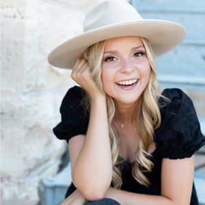 Meet your Posher, Greta